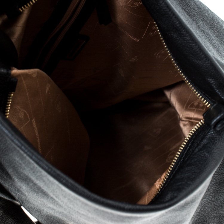 مملوكة مسبقًا Emporio Armani Black Pleated Leather Sling Hobo