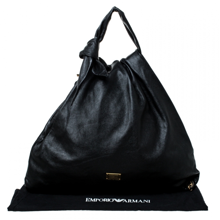 مملوكة مسبقًا Emporio Armani Black Pleated Leather Sling Hobo
