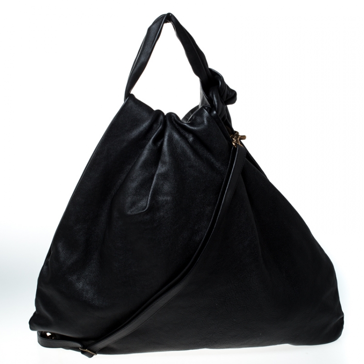 مملوكة مسبقًا Emporio Armani Black Pleated Leather Sling Hobo