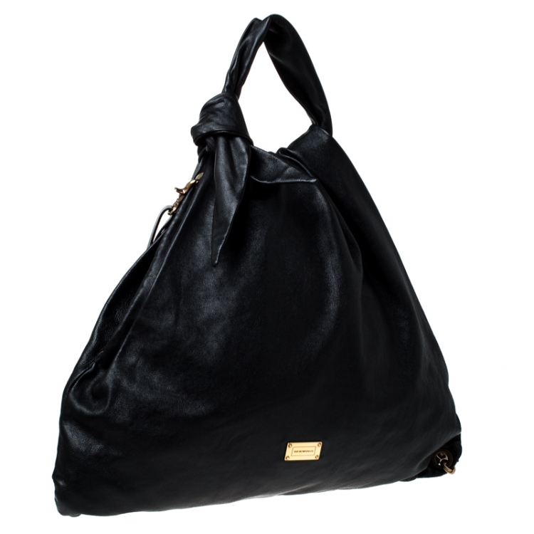 مملوكة مسبقًا Emporio Armani Black Pleated Leather Sling Hobo