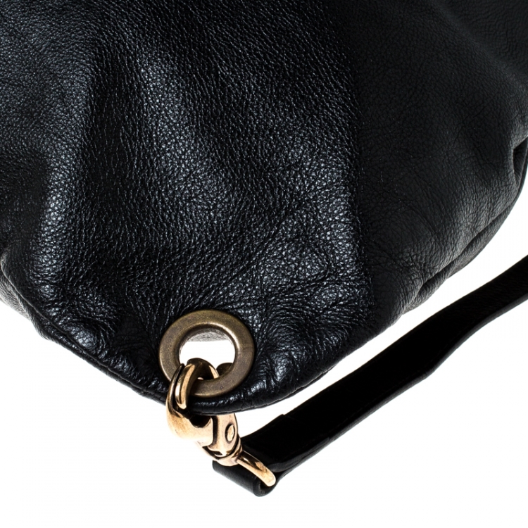 مملوكة مسبقًا Emporio Armani Black Pleated Leather Sling Hobo