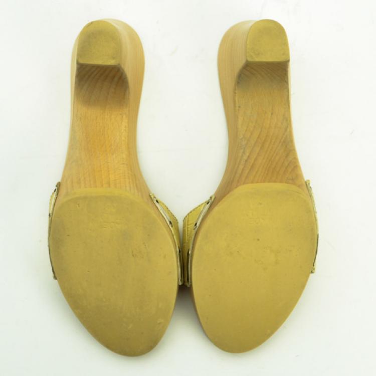 Pre Owned Emporio Armani Cream Croc Embossed Wooden Clogs Size 38