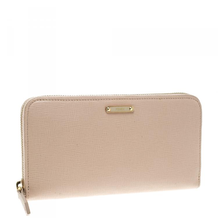 مملوكة مسبقًا Fendi Pink Leather Zip Around Wallet
