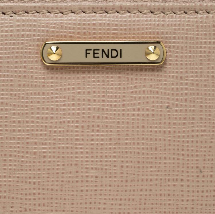 مملوكة مسبقًا Fendi Pink Leather Zip Around Wallet