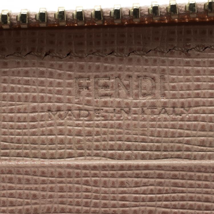 مملوكة مسبقًا Fendi Pink Leather Zip Around Wallet