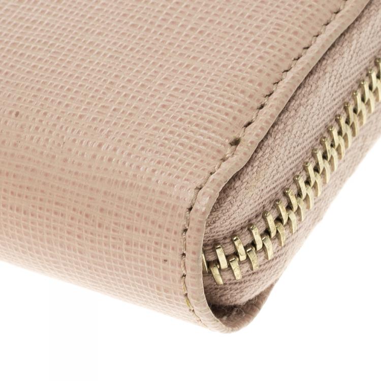 مملوكة مسبقًا Fendi Pink Leather Zip Around Wallet