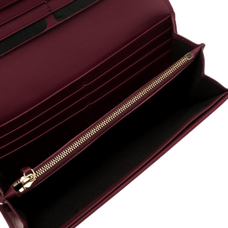 مملوكة مسبقًا Fendi Burgundy Pequin Continental Wallet