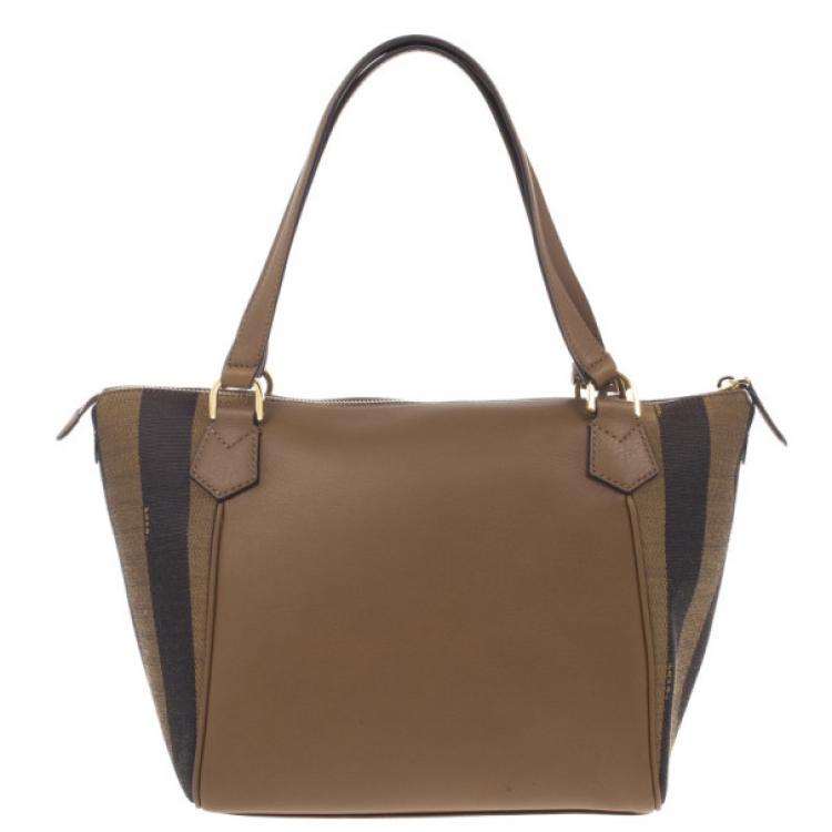 Pre Owned Fendi Leather Pequin Trapeze Bag