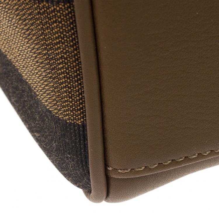 Pre Owned Fendi Leather Pequin Trapeze Bag