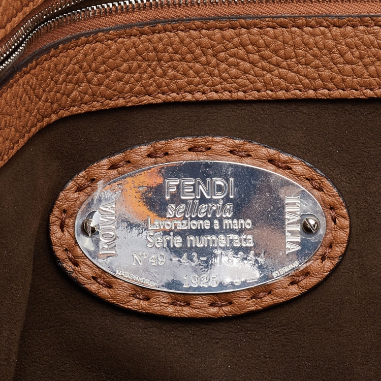مملوكة مسبقًا Fendi Brown Leather Large Anna Shoulder Bag
