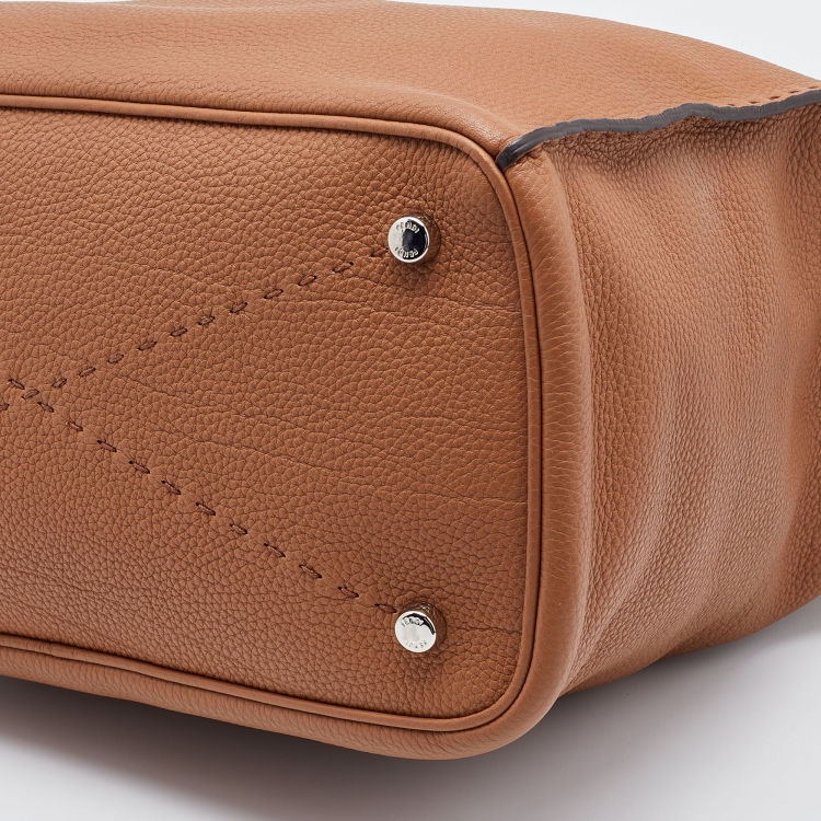 مملوكة مسبقًا Fendi Brown Leather Large Anna Shoulder Bag
