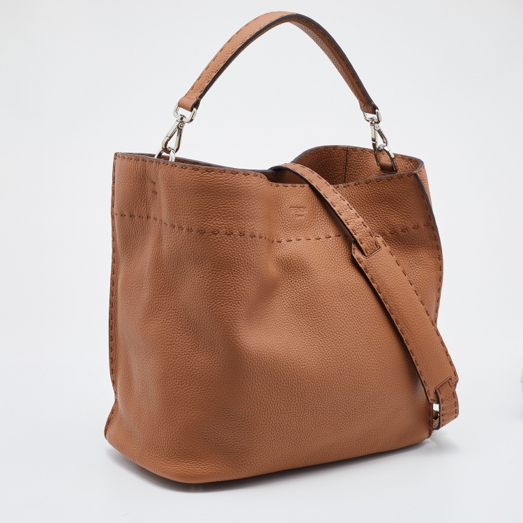 مملوكة مسبقًا Fendi Brown Leather Large Anna Shoulder Bag