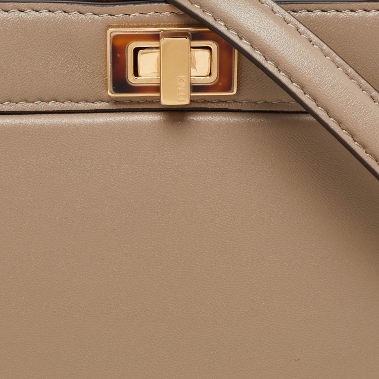 Pre Owned Fendi Beige Leather Petite Peekaboo ISeeU Top Handle Bag