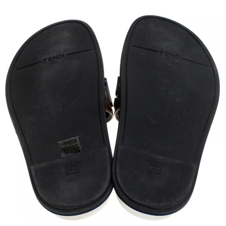 مملوكة مسبقًا Fendi Monogram Canvas Flat Slides Size 38.5