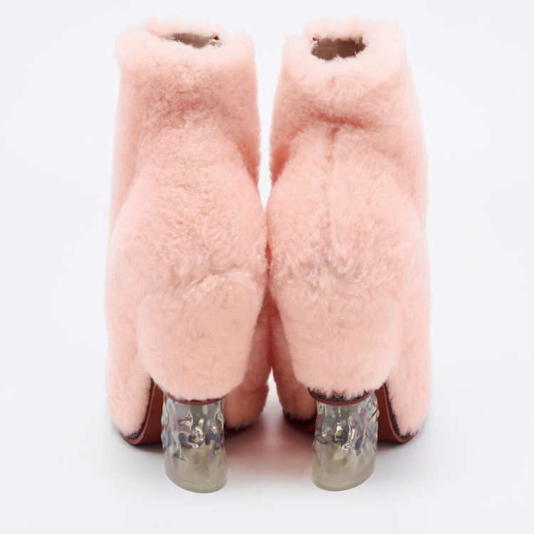 مملوكة مسبقًا Fendi Light Pink Shearling Ice Heel Ankle Boots Size 39
