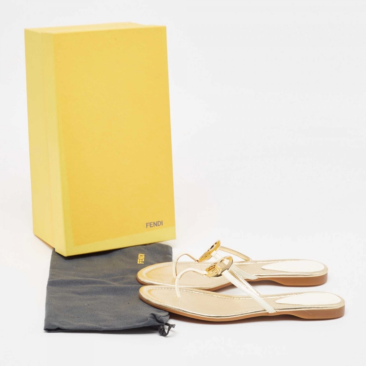 Pre Owned Fendi Off White Patent Leather Thong Flats Size 38