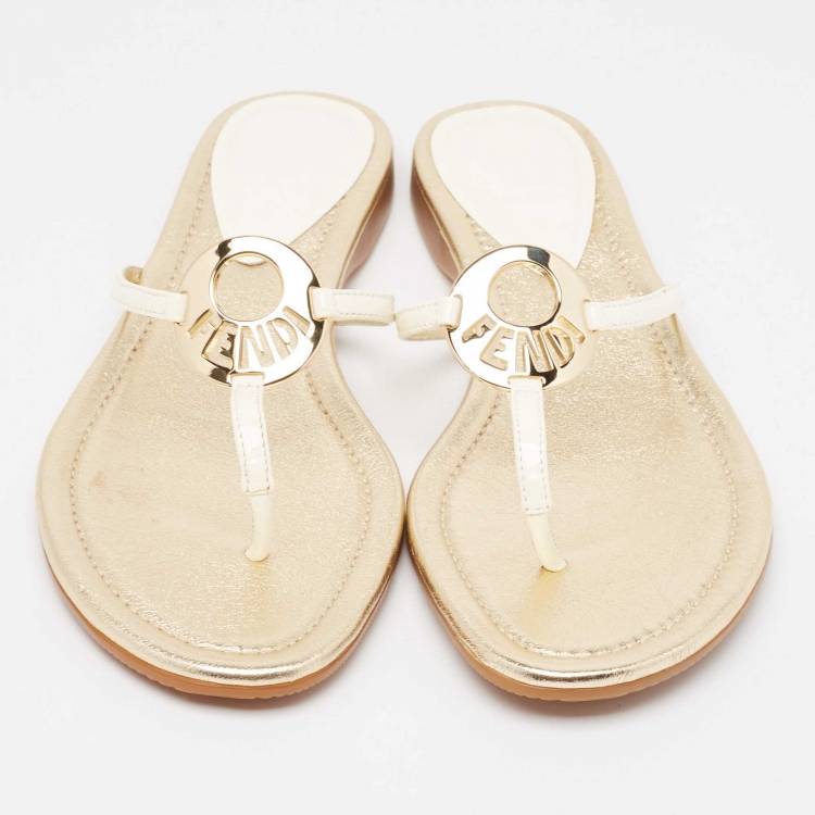 Pre Owned Fendi Off White Patent Leather Thong Flats Size 38