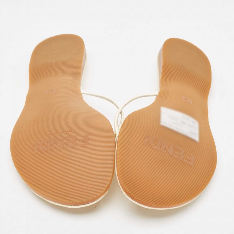 Pre Owned Fendi Off White Patent Leather Thong Flats Size 38