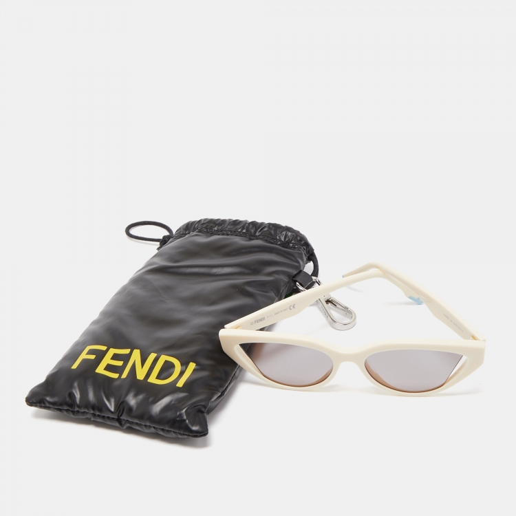 Pre Owned Fendi Off White/Blue FE4009I Cat Eye Sunglasses