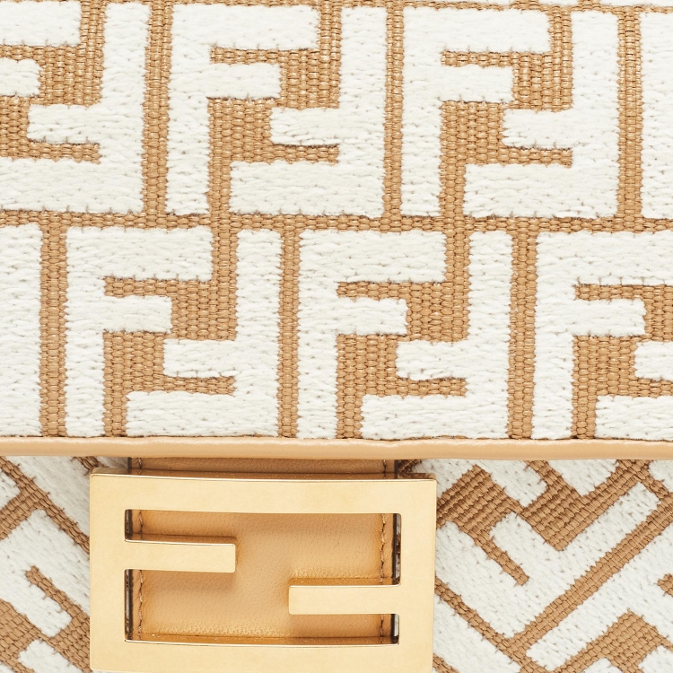 Pre Owned Fendi Beige/White Zucca Raffia and Fabric Midi Baguette Chain Shoulder Bag