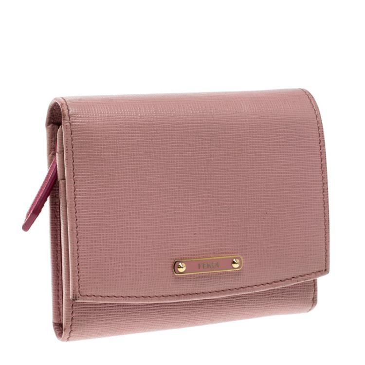 مملوكة مسبقًا Fendi Pink Leather Small Crayons Wallet