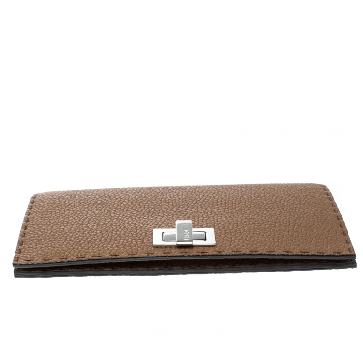 Pre Owned Fendi Brown Leather Mini Peekaboo Clutch