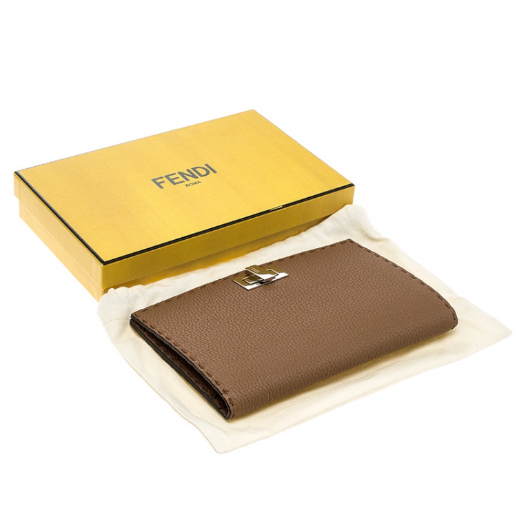 Pre Owned Fendi Brown Leather Mini Peekaboo Clutch