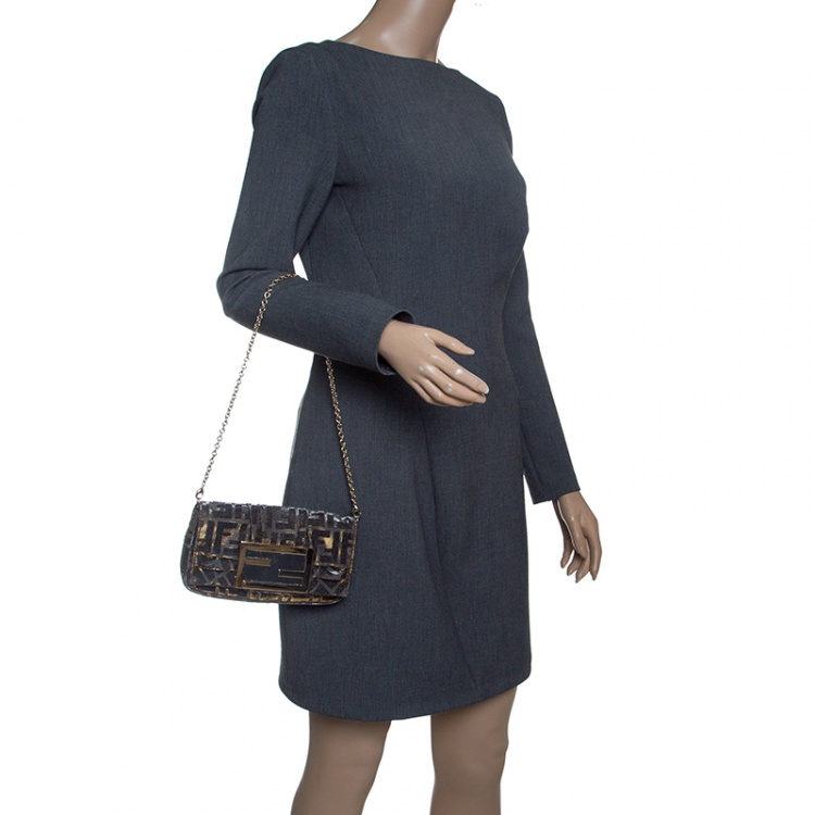 Pre Owned Fendi Metallic Zucca Glitters Baguette Chain Clutch