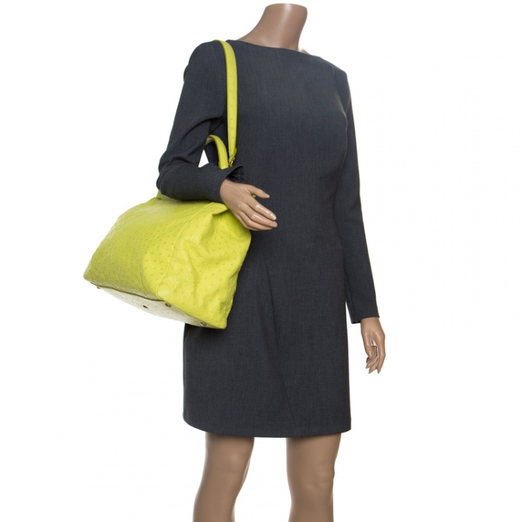 مملوكة مسبقًا Fendi Neon Green Ostrich Large Peekaboo Top Handle Bag