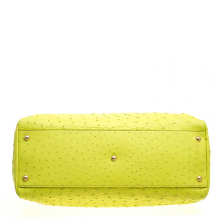 مملوكة مسبقًا Fendi Neon Green Ostrich Large Peekaboo Top Handle Bag