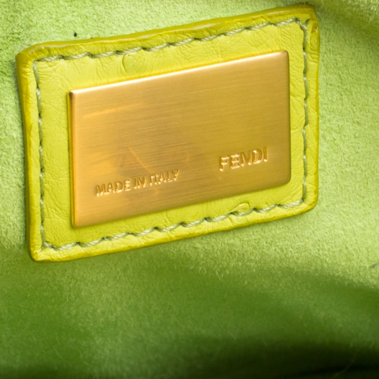 مملوكة مسبقًا Fendi Neon Green Ostrich Large Peekaboo Top Handle Bag