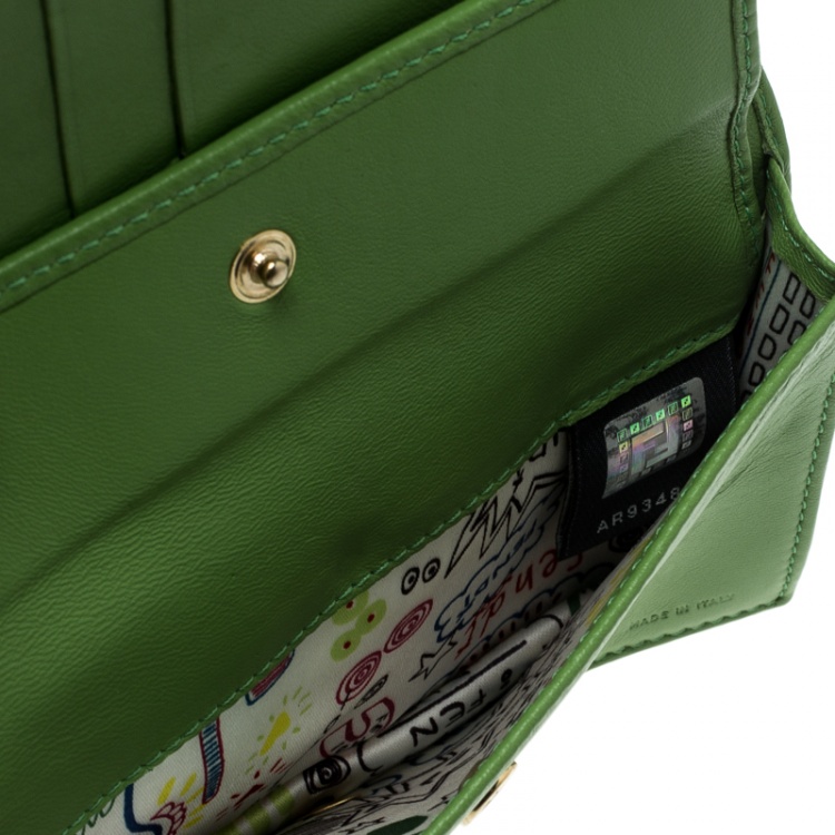 Pre Owned Fendi Green Embossed Leather Chain Wallet