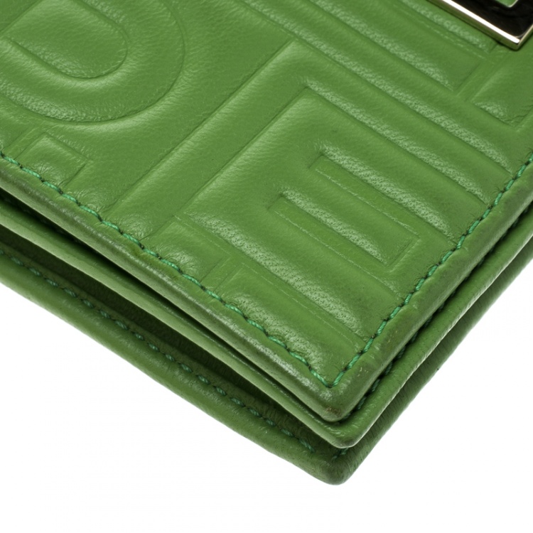 Pre Owned Fendi Green Embossed Leather Chain Wallet