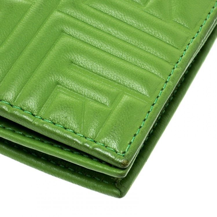 Pre Owned Fendi Green Embossed Leather Chain Wallet