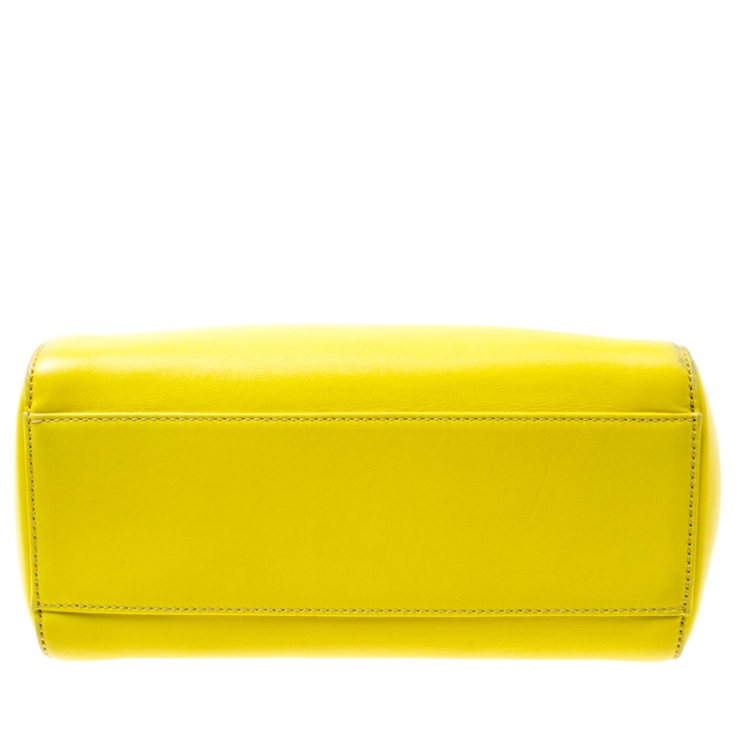 مملوكة مسبقًا Fendi Yellow Leather Mini Peekaboo Top Handle Bag