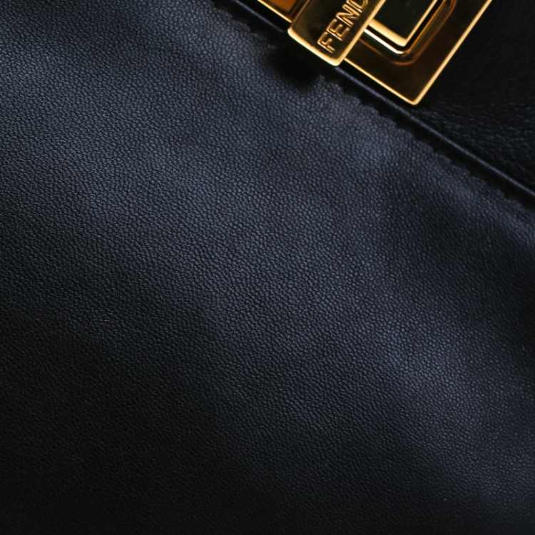 مملوكة مسبقًا Fendi Black Leather Mini Peekaboo Top Handle Bag