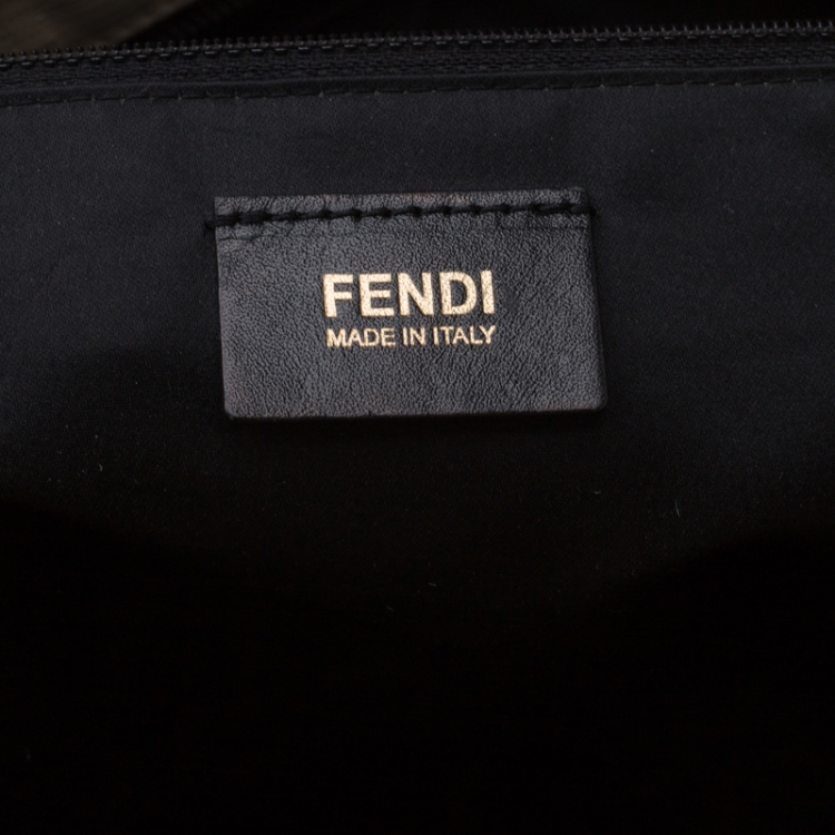مملوكة مسبقًا Fendi Cream/Black Quilted Zucca Nylon Roll Large Shopper Tote