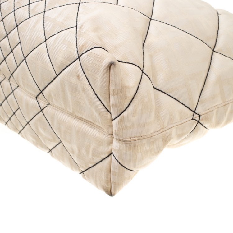 مملوكة مسبقًا Fendi Cream/Black Quilted Zucca Nylon Roll Large Shopper Tote
