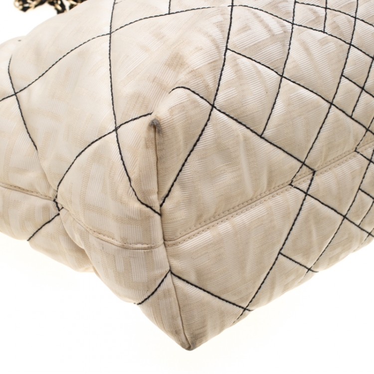 مملوكة مسبقًا Fendi Cream/Black Quilted Zucca Nylon Roll Large Shopper Tote