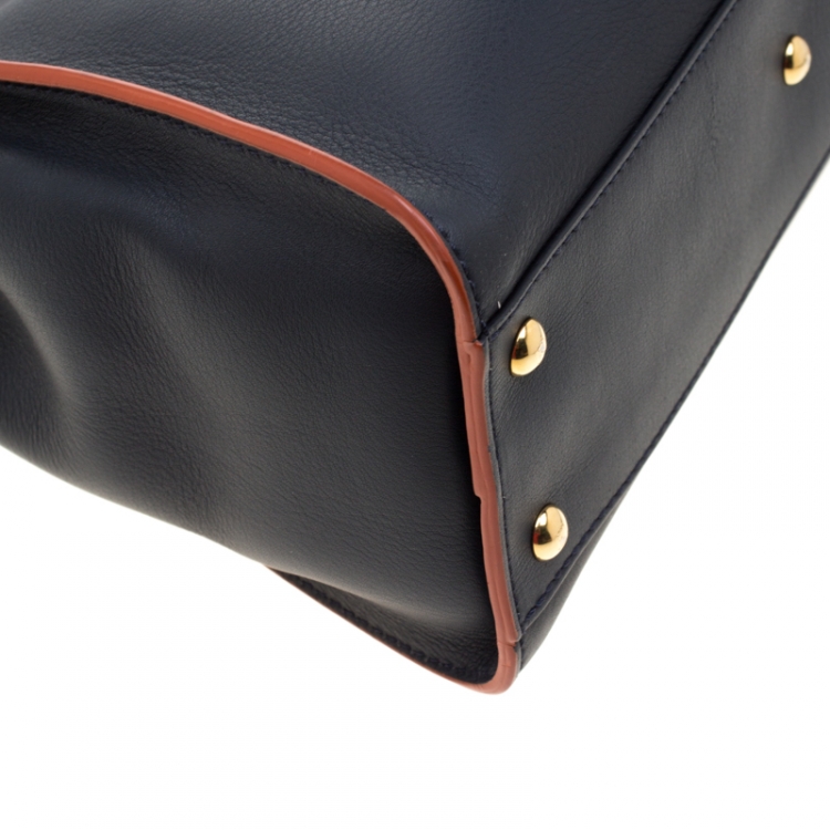 مملوكة مسبقًا Fendi  Navy Blue Leather Medium Peekaboo Top Handle Bag