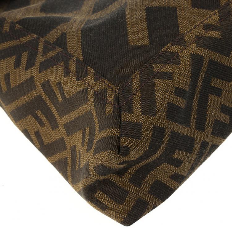 Pre Owned Fendi Maxi Borsa Zucca Baguette Shoulder Bag