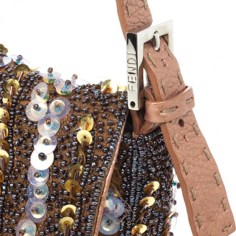 مملوكة مسبقًا Fendi Rose Pebbled Leather Baguette