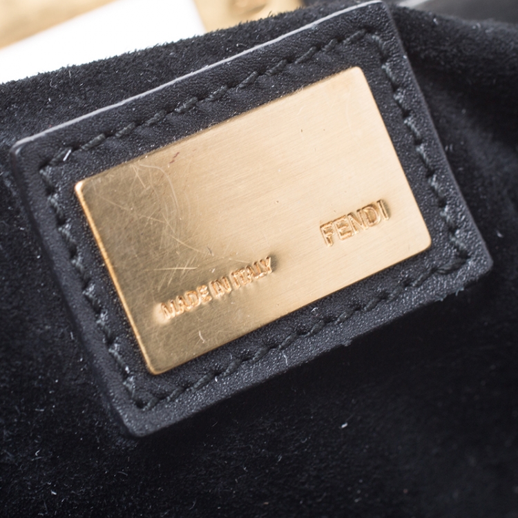 مملوكة مسبقًا Fendi Black Leather Medium Peekaboo Top Handle Bag