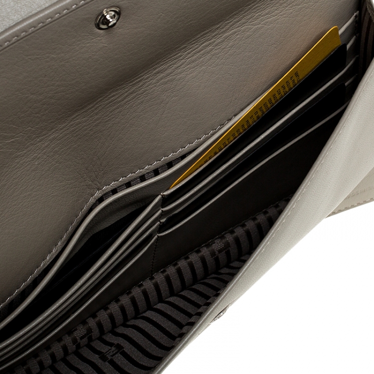 Pre Owned Fendi Metallic Grey Patent Leather Fendilicious Wallet on Chain