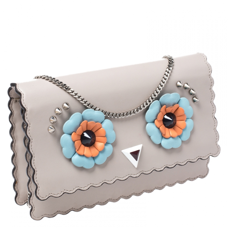 Pre Owned Fendi Beige Leather Hypnoteyes Chain Clutch