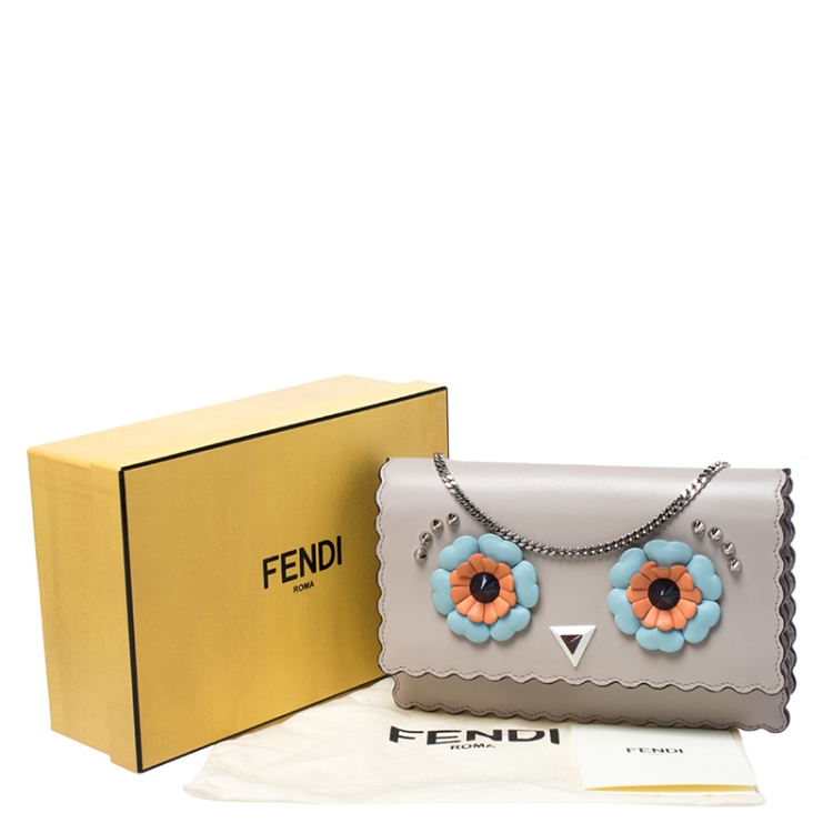 Pre Owned Fendi Beige Leather Hypnoteyes Chain Clutch