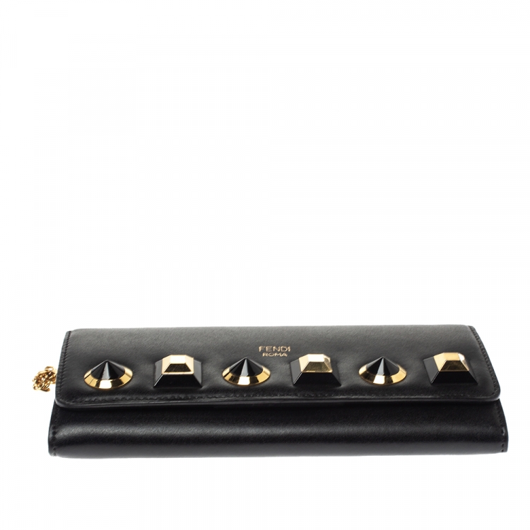 مملوكة مسبقًا Fendi Black Leather Studded Wallet On Chain