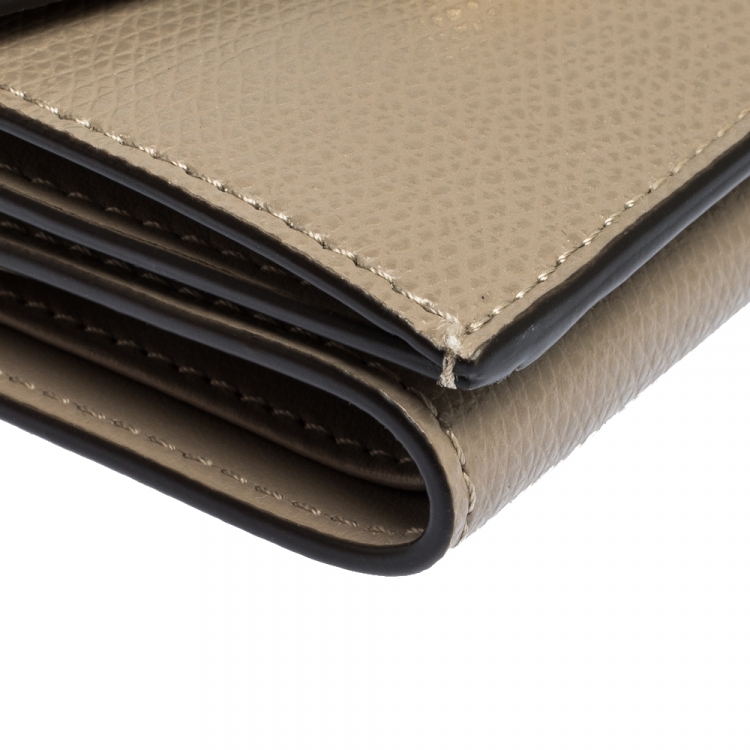 مملوكة مسبقًا Fendi Beige Leather F is Fendi  Small Wallet