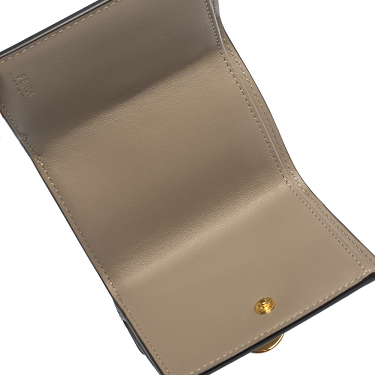 مملوكة مسبقًا Fendi Beige Leather F is Fendi  Small Wallet