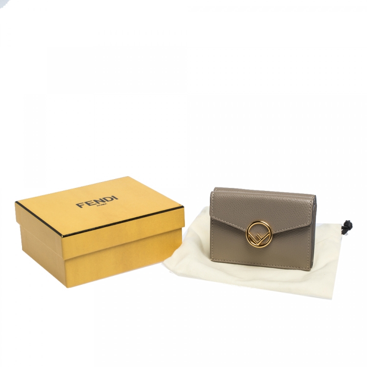 مملوكة مسبقًا Fendi Beige Leather F is Fendi  Small Wallet